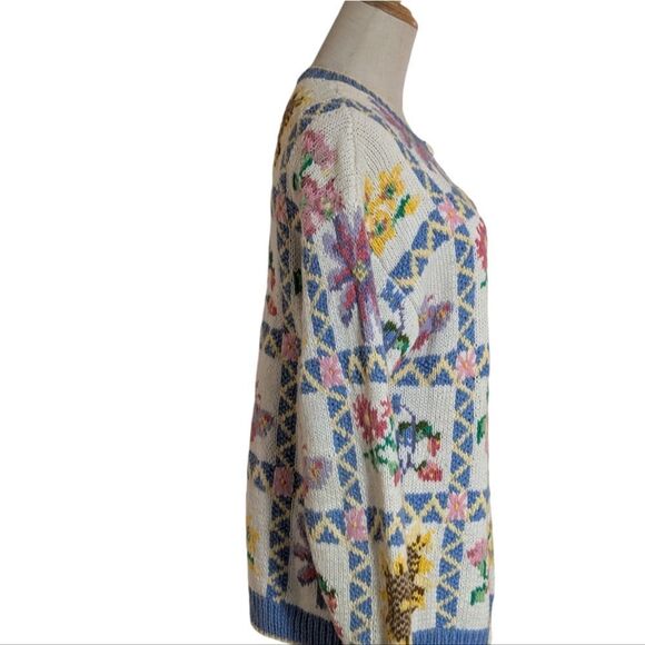Design Options Vintagrle Patchwork Floral White Grandma Cardigan Sweater - Picture 3 of 6
